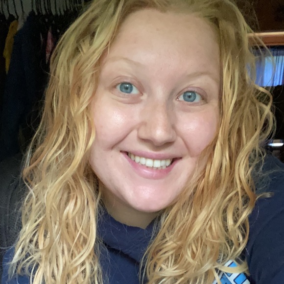 Meet your Posher, Deneille - Picture 1 of 1